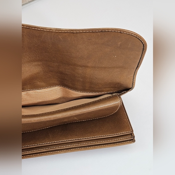 Vintage Gucci trifold wallet - Picture 12 of 16